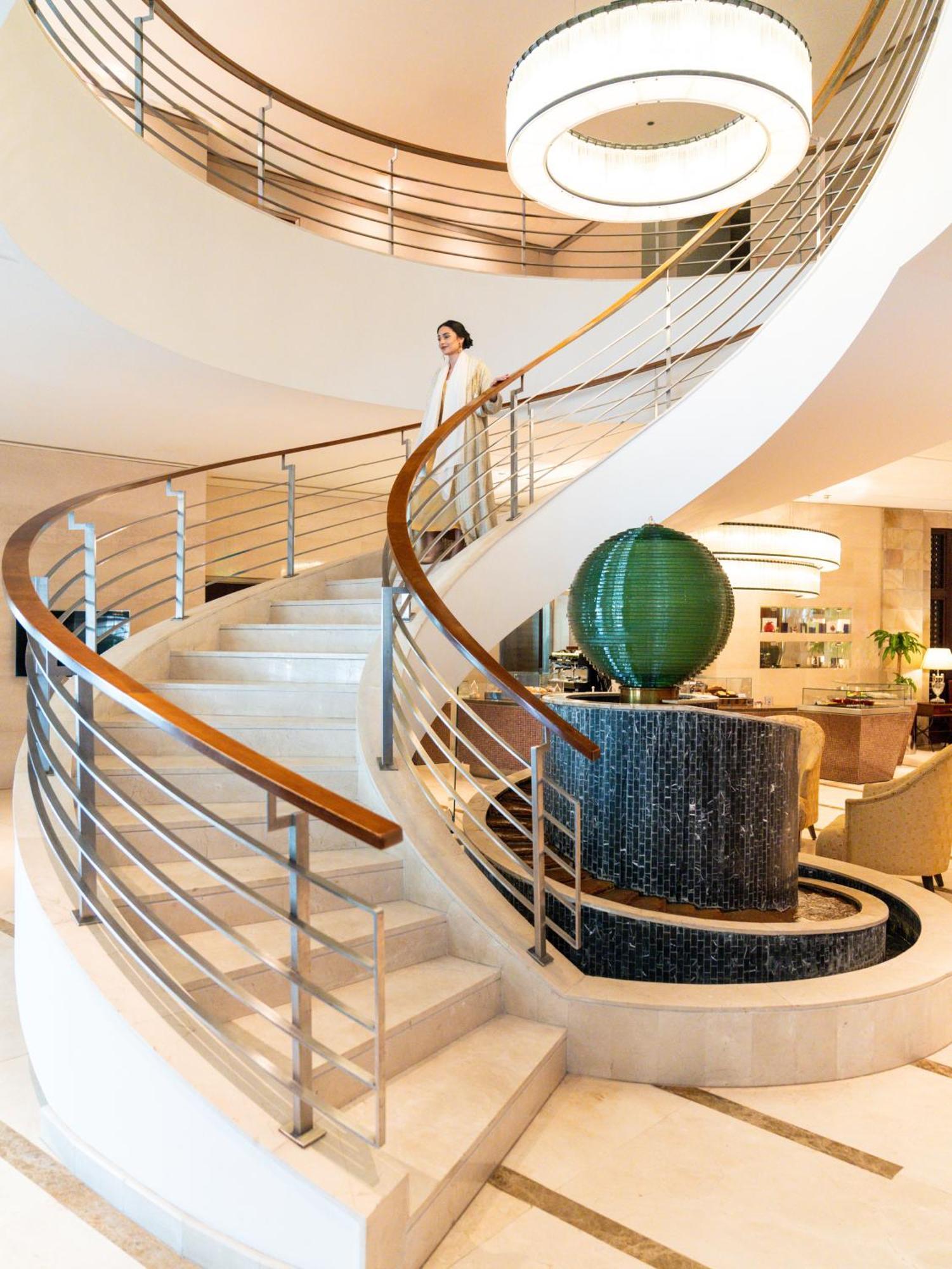 Moevenpick Hotel Αλ Κομπάρ Εξωτερικό φωτογραφία The lobby of the hotel