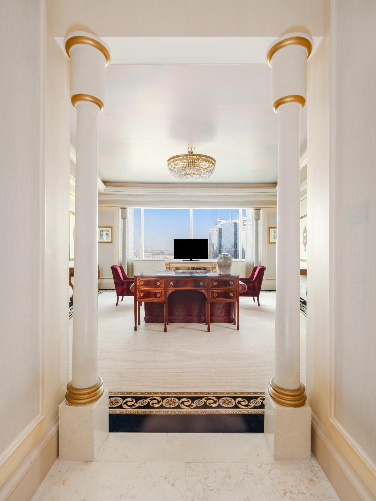 Moevenpick Hotel Αλ Κομπάρ Εξωτερικό φωτογραφία The study