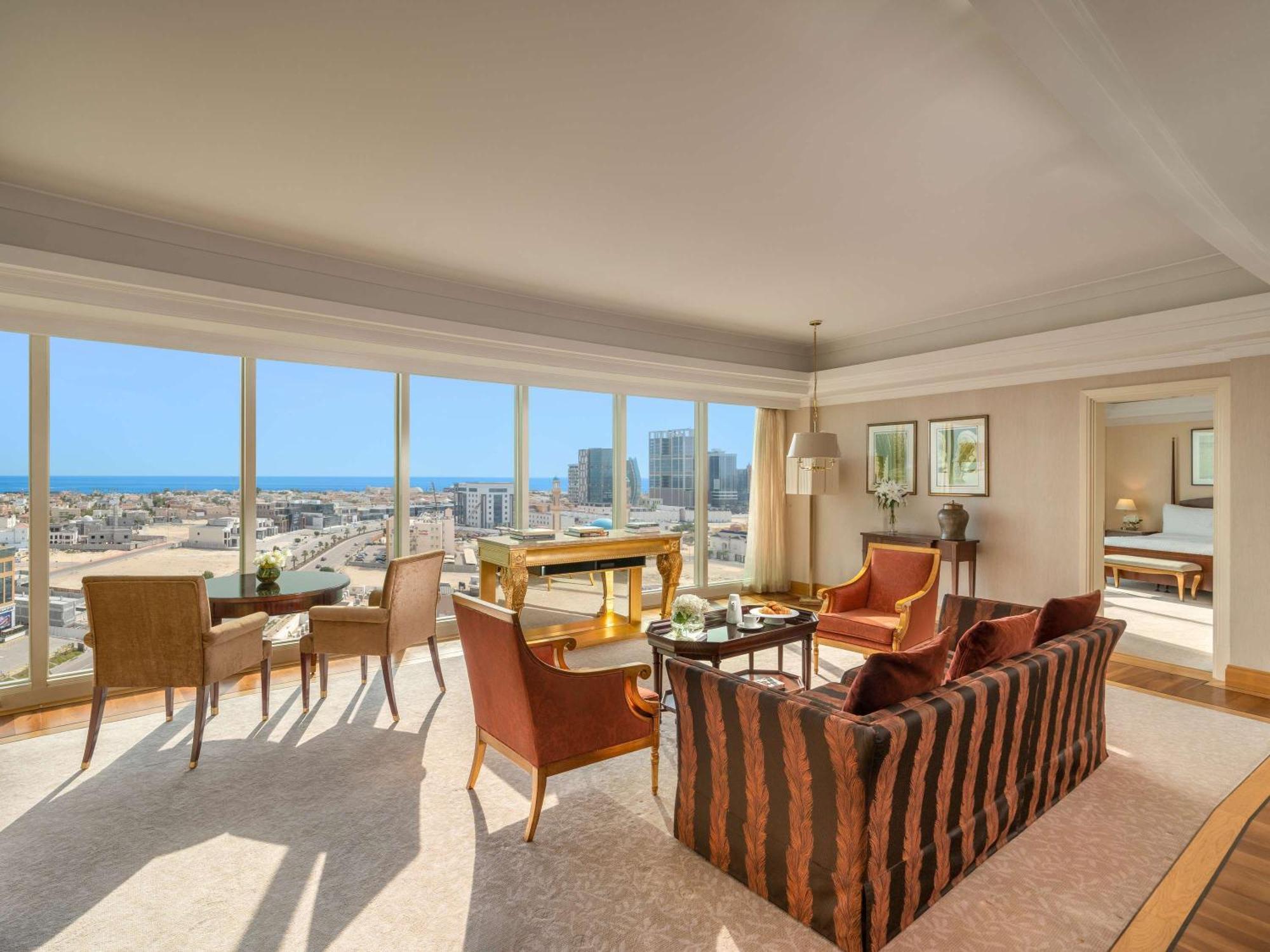 Moevenpick Hotel Αλ Κομπάρ Εξωτερικό φωτογραφία A living room at the Four Seasons